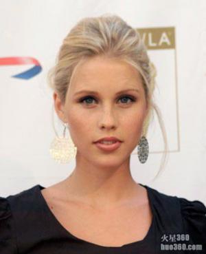 Claire Holt加盟《吸血鬼日记》衍生剧 Claire Holt加盟《吸血鬼日记》衍生剧