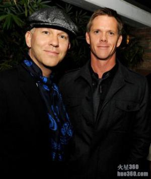 《欢乐合唱团 Glee》主创Ryan Murphy当爹 《欢乐合唱团 Glee》主创Ryan Murphy当爹