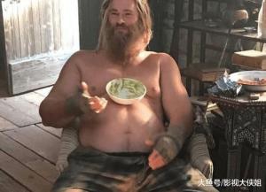 《复联4》中,为什么大家都阻止雷神戴无限手套打响指? 《复联4》中,为什么大家都阻止雷神戴无限手套打响指?