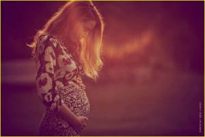 《绯闻女孩》女星Blake Lively怀上第一个孩子 《绯闻女孩》女星Blake Lively怀上第一个孩子