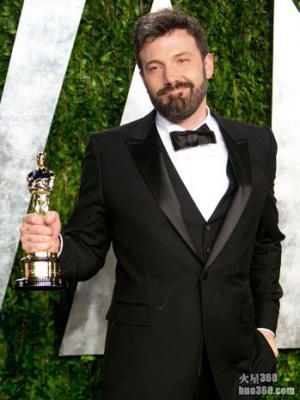 Ben Affleck正式加盟新版超人成为新任蝙蝠侠 Ben Affleck正式加盟新版超人成为新任蝙蝠侠