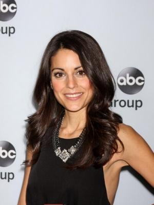 Kate Simses成《黄六医生 Dr. Ken》新常规 Kate Simses成《黄六医生 Dr. Ken》新常规