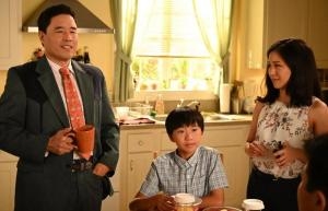 10月18日收视率报告+剧集续订取消预测 《初来乍到》回暖 10月18日收视率报告+剧集续订取消预测 《初来乍到》回暖